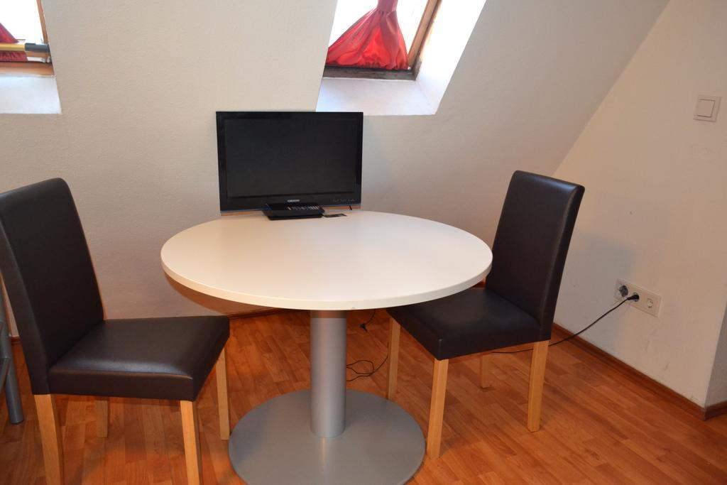 Koelnotel Hostel, & Hostel Cologne